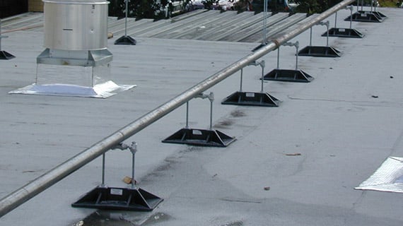 PP10 with roller roof support for gas pipes