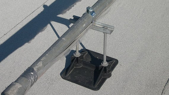SS8 C roof pipe support